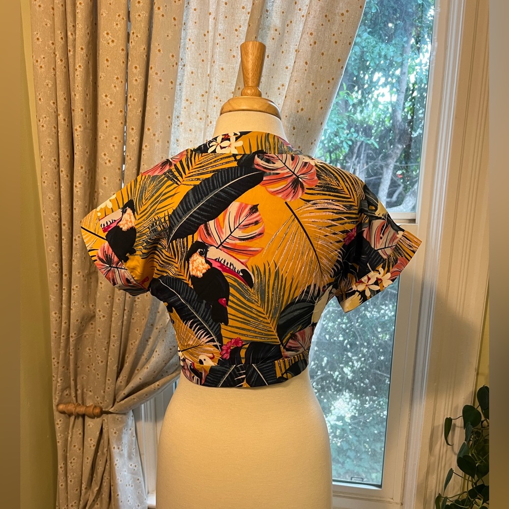 Summer fun top! - Picture 4 of 7